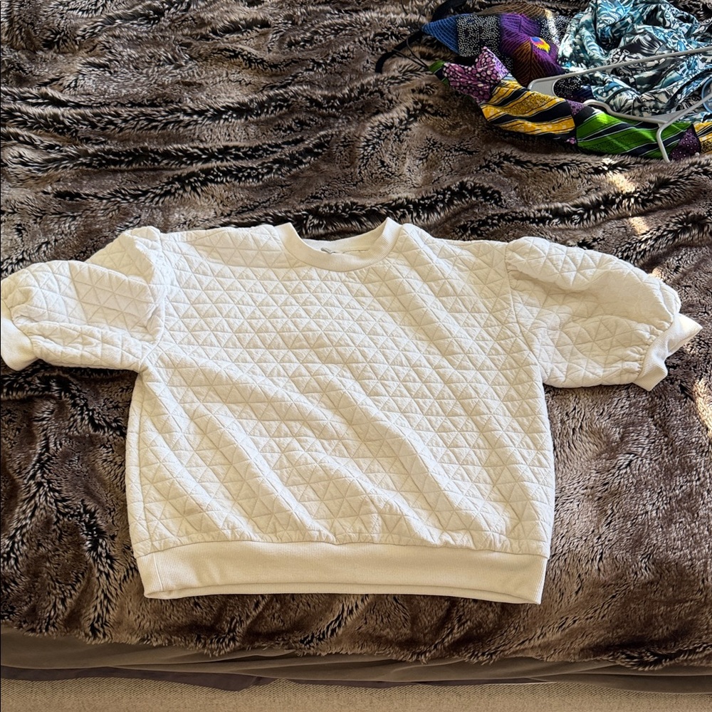 a new day White Quilted Short-Sleeve Sweatshirt